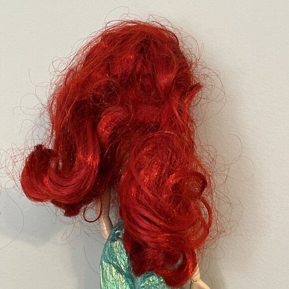 Vintage 90's Disney Store The Little Mermaid Ariel Barbie w/outfit - Picture 10 of 16